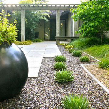 Concrete columns in Palo Alto