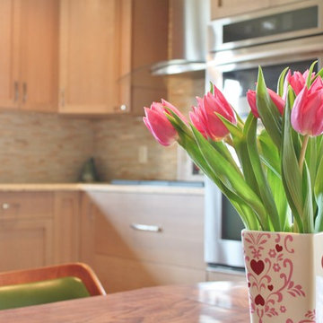 "R" Kitchen