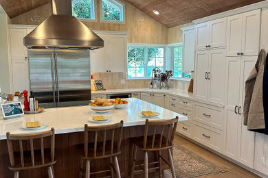 Kitchen - cottage kitchen idea in San Luis Obispo
