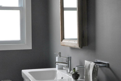 Minimalist home design photo in Toronto
