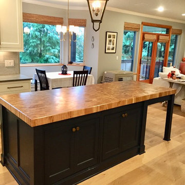 Cascade Summit, Classic Kitchen