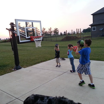 Benjamin S's Pro Dunk Silver Basketball System on a 22x32 in Bloomington, IL