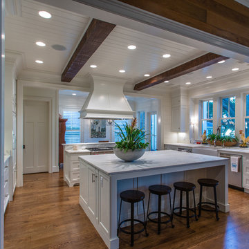 Classic Upscale Waterfront Cottage with Commanding View