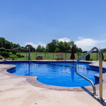 18x41 Laguna vinyl liner pool w/blue radius fiberglass step and more!