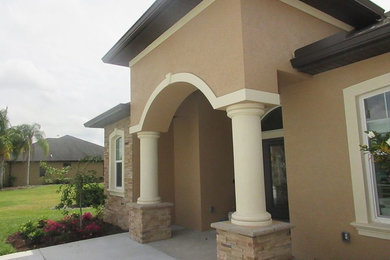 Exterior home idea in Tampa