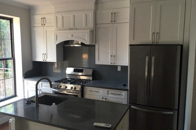Example of a kitchen design in New York