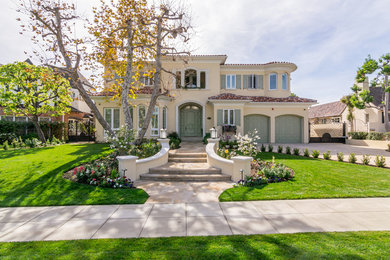 Exterior home idea in Los Angeles