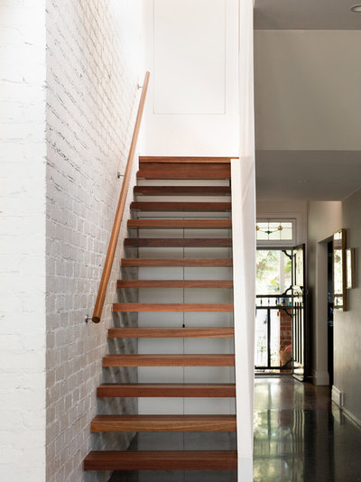 Contemporary Staircase by Gardiner Architects