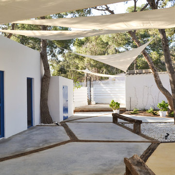 Multipurpose room with a garden / Sala multiusos con jardín