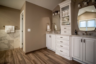 Eclectic home design photo in Detroit