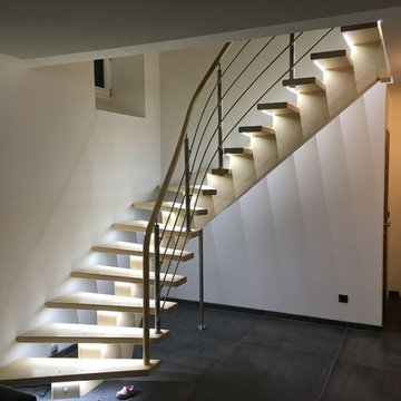 Escalier à crémaillère centrale débillardée