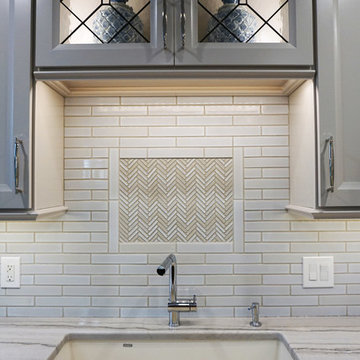 Transitional mix kitchen