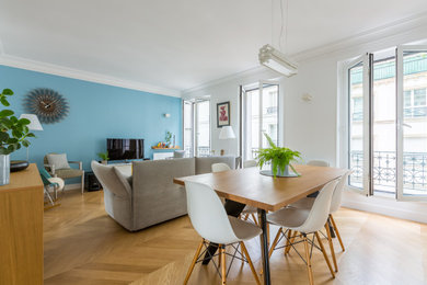 Cette image montre une salle à manger traditionnelle.