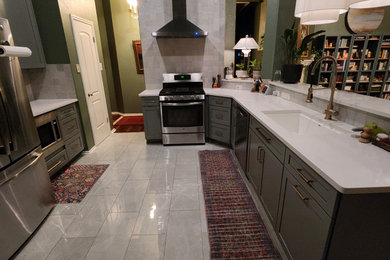 Kitchen - kitchen idea in Austin