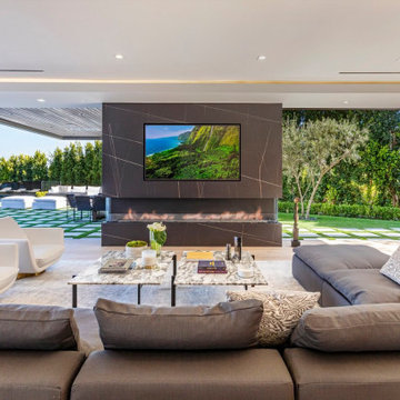 Bundy Drive Brentwood, Los Angeles modern home resort style open air living room