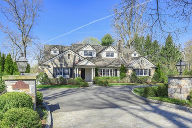 Inspiration for a timeless exterior home remodel in New York