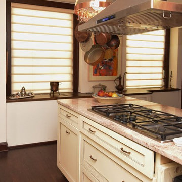 Kitchen - Hunter Douglas Vignette Modern Roman Shades