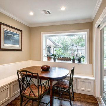 Whispering Oaks Residence