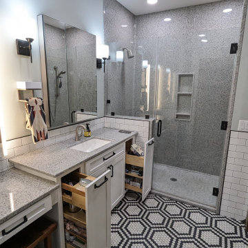 Black and White Master Bath