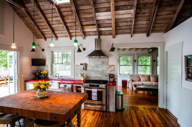 Country Kitchen by Dandeneau Architecture P.L.L.C.