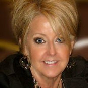 Debi Leeflang's photo