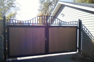 Trex panel gate