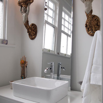 My Houzz: Gold Flourishes Accent a White Bungalow in New Orleans