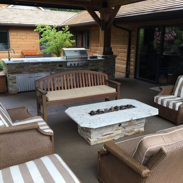 2016 Outdoor kitchen with fire table Portland, Oregon