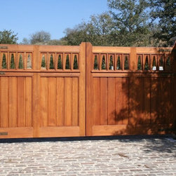 Craftsman Motorized Entry Gate - Home Fencing And Gates