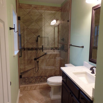 Shady Elm Hall Bathroom