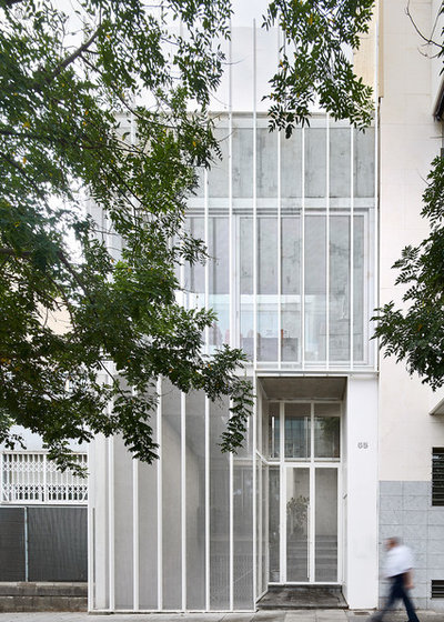 Современный Фасад дома by Pepe Gascón Arquitectura