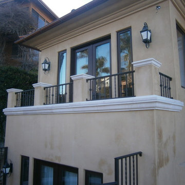Limestone Trims House Marko La Jolla