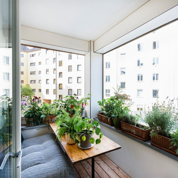 Loggia mit umlaufender Blumenablage