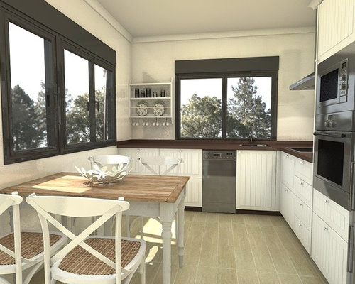 Amueblamiento de cocina con 3 puertas y 2 ventanas