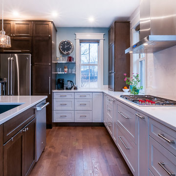 Modern Kitchen Shaker Maple Saddle and Dove White
