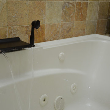 Ovidio Bathroom