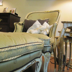 2774 - Living Room Chairs