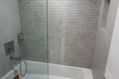Inspiration for a modern bathroom remodel in Miami