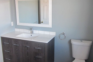 Example of a trendy bathroom design in Toronto