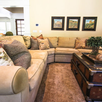 Raleigh Hills Kitchen Family Room