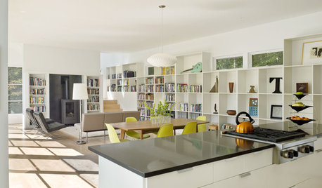 Houzz Tour: A New England Farmhouse is Given a Chic Reinterpretation