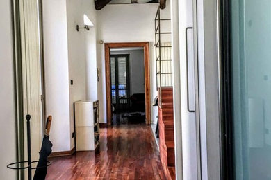 Esempio di un ingresso o corridoio country