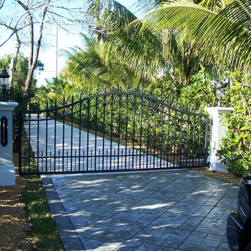 Driveway gates