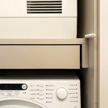 Waschmaschine und Trockner / Einbauschrank