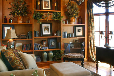 Living room - traditional living room idea in Cincinnati