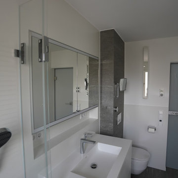 Aus einem Badezimmer wird ein Duschbad der extra Klasse