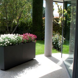 Charming Planter for Residential Backyard - Outdoor Pots And Planters