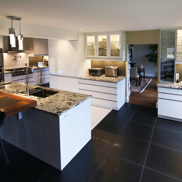 Modern High Gloss White Kitchen