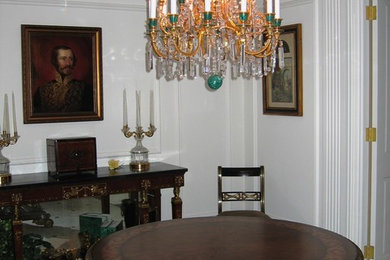 Elegant entryway photo in New York