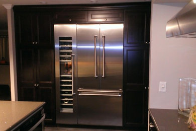 Kitchen - transitional kitchen idea in Phoenix
